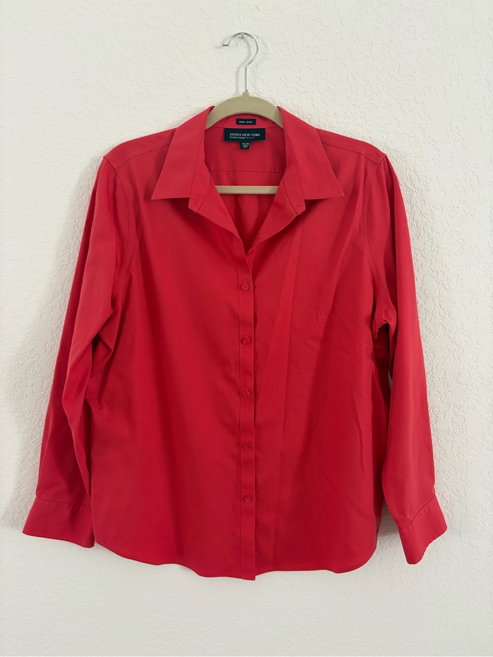 Jones New York Women’s Red No-Iron Button-Up Shirt